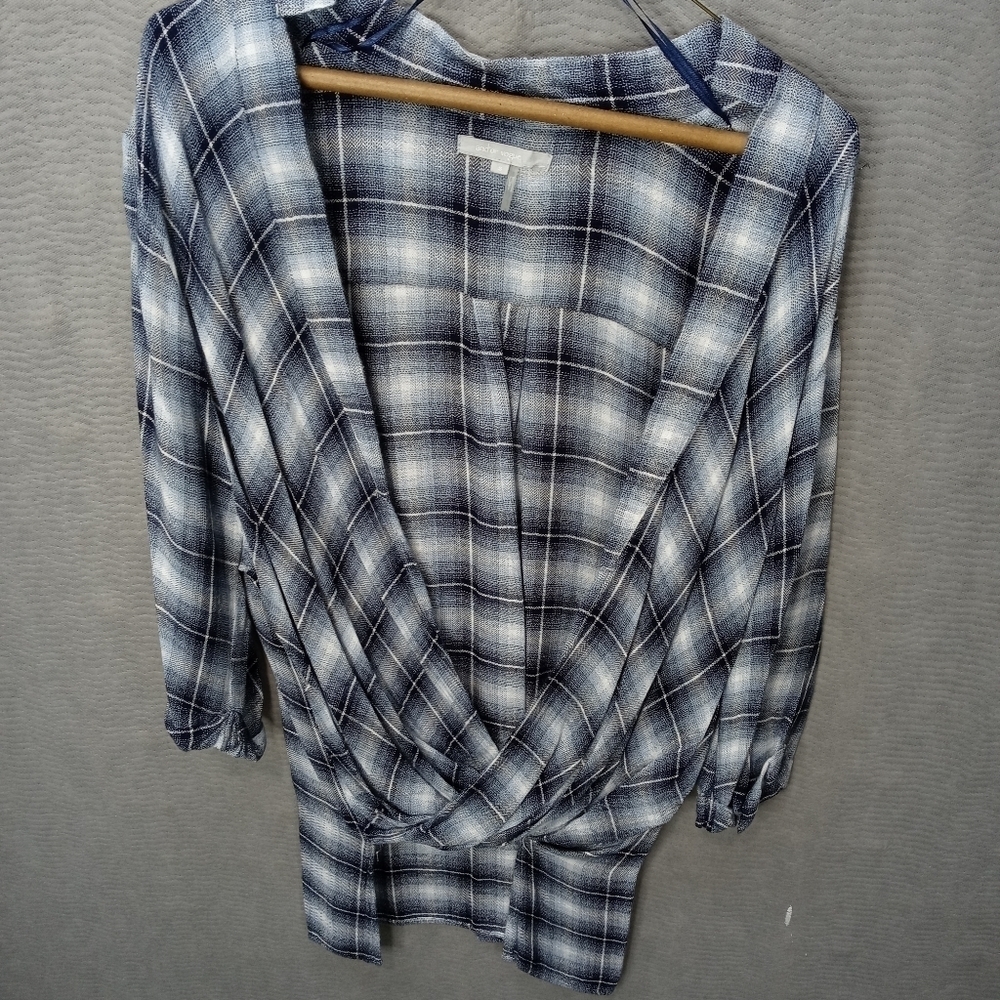 and'or vogue women's crossover top black/white/blu